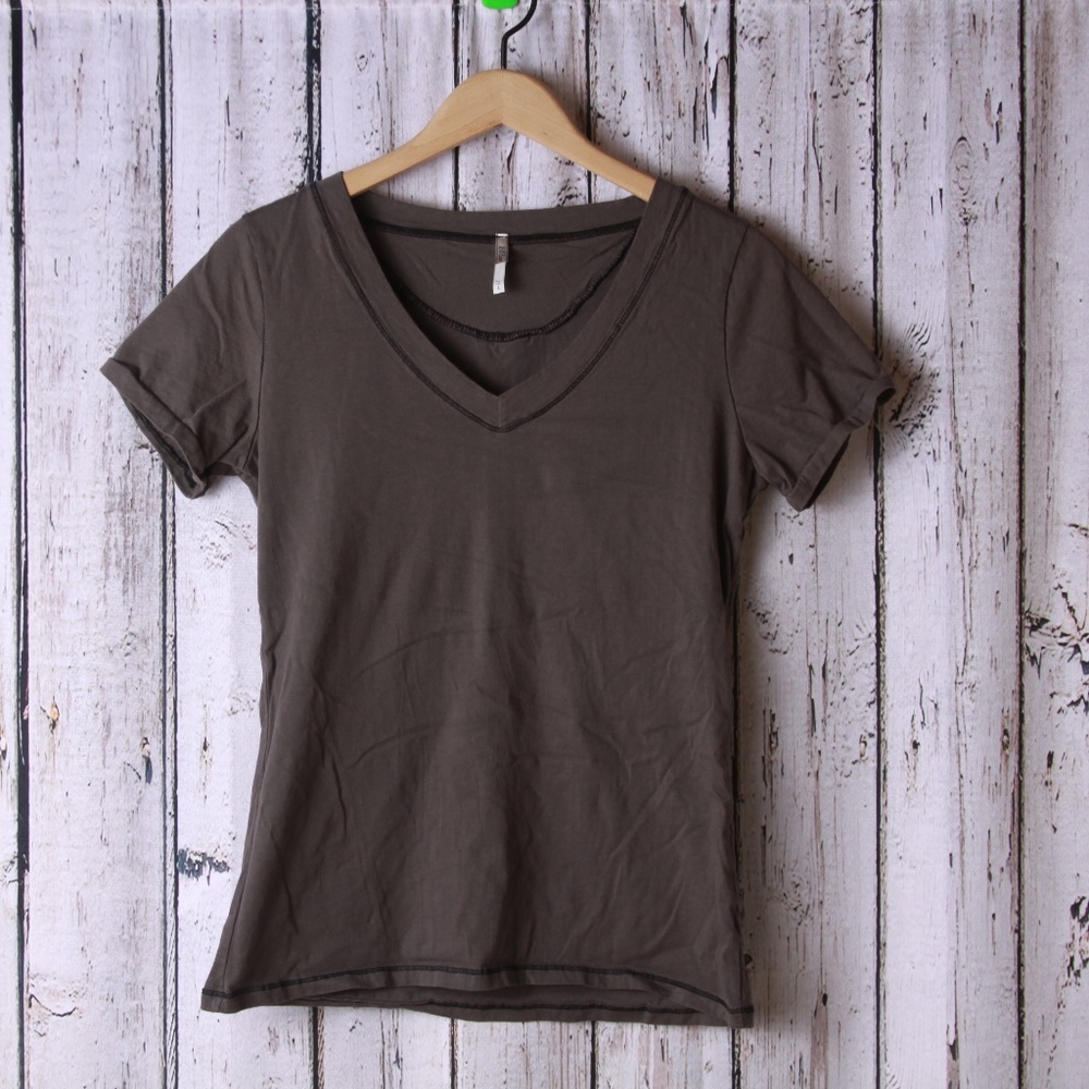 Buckle BKE V-Neck Top